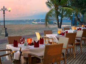 Accommodation with a Restaurant in Kuta, Indonesia