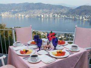 Accommodation with a Restaurant in Acapulco, Mexico