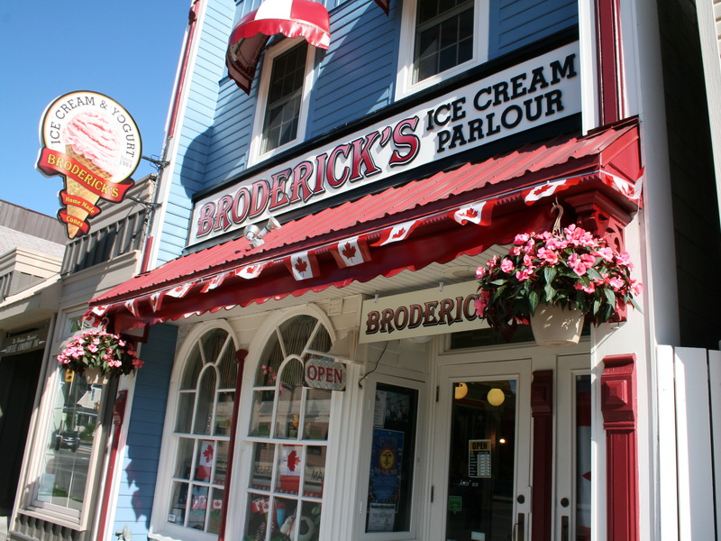 Broderick's Ice Cream Parlour, Port Stanley Food & Drink